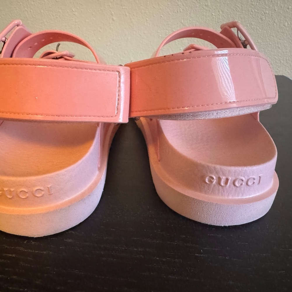 Gucci Women’s Rubber double G sandal - Picture 2 of 3